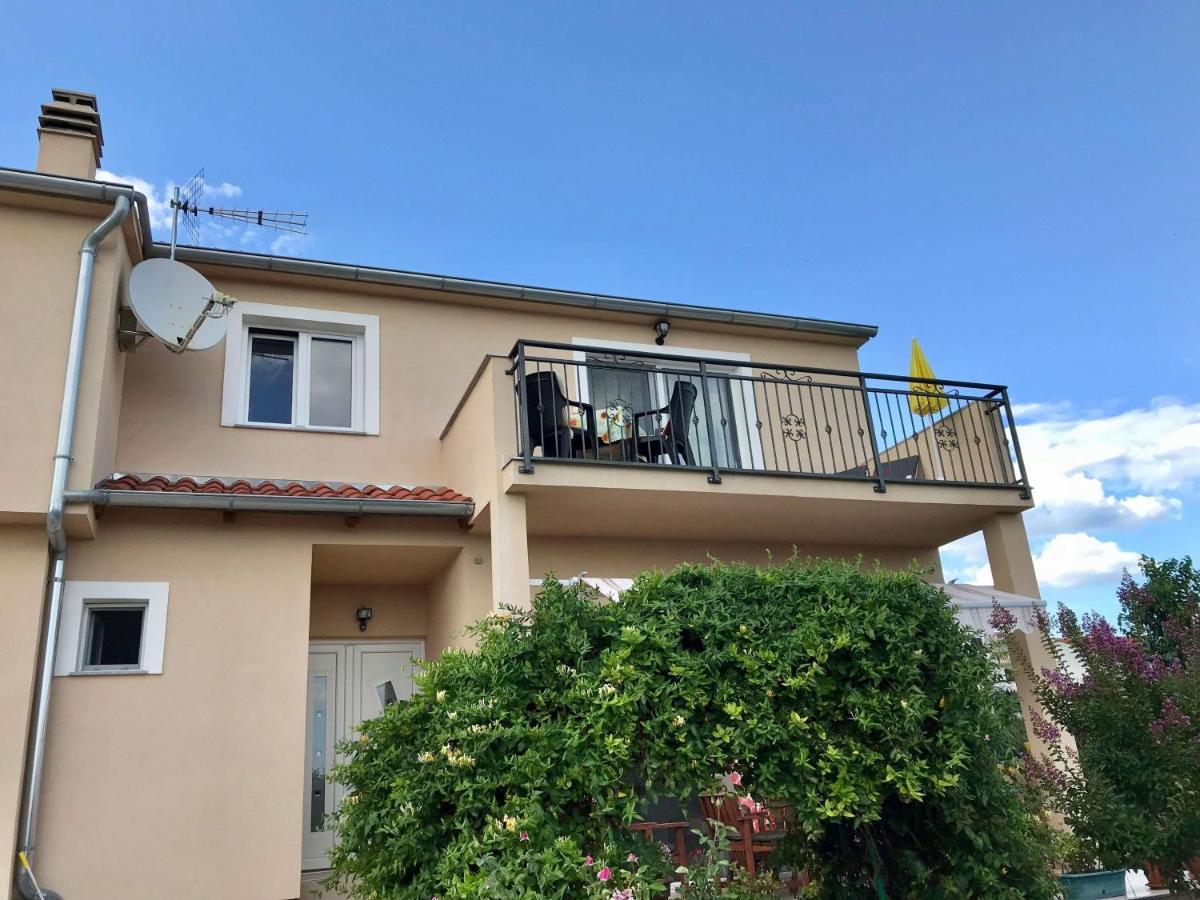 Apartman Laura Tribalj Esterno foto