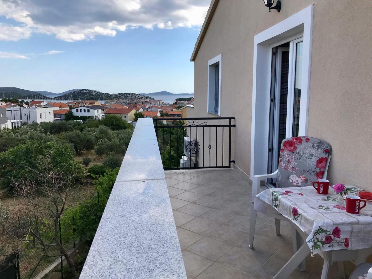 Apartman Laura Tribalj Esterno foto
