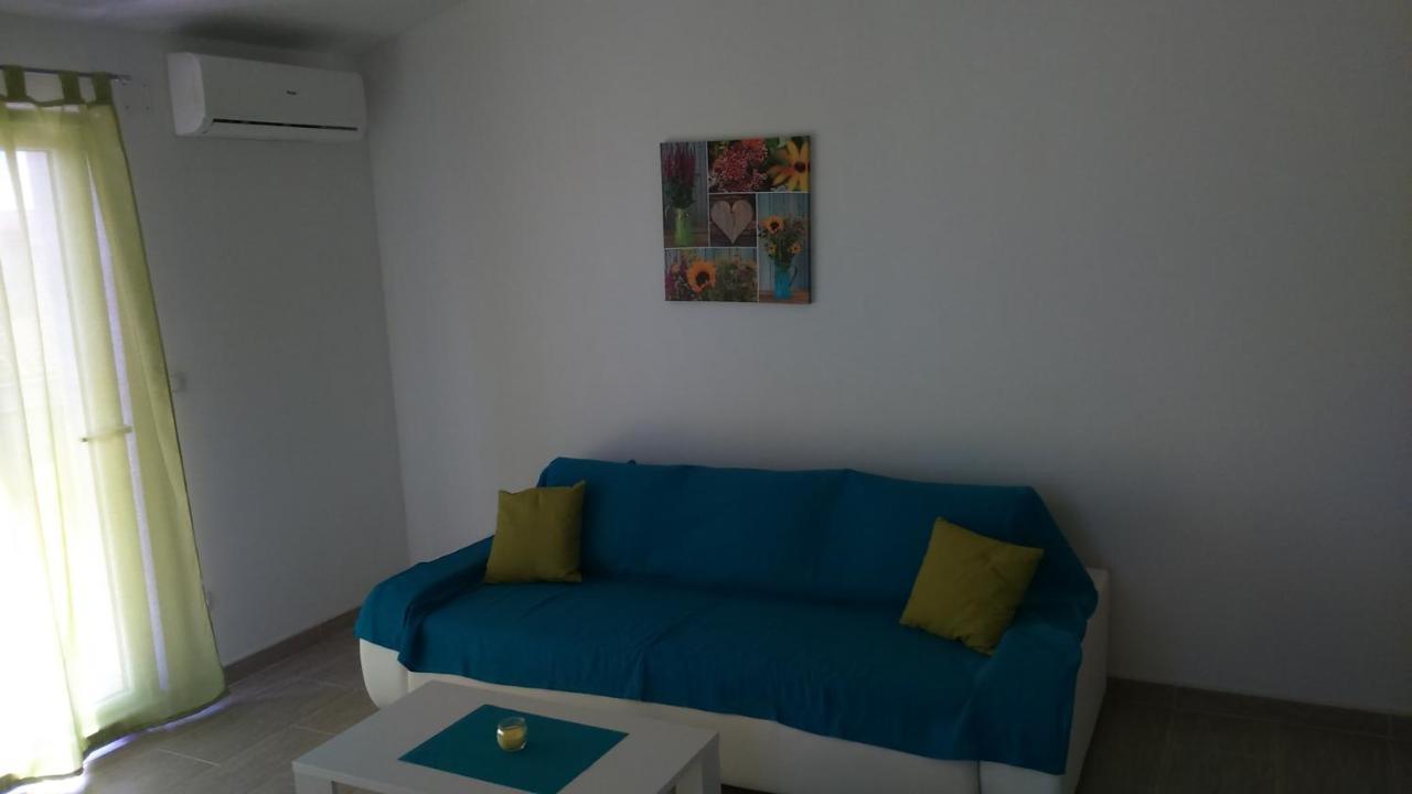 Apartman Laura Tribalj Esterno foto