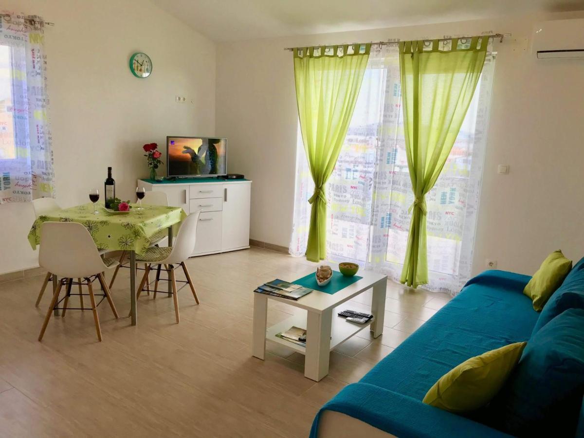 Apartman Laura Tribalj Esterno foto